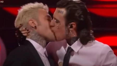 BLOGERKA ŠUTNULA REPERA ZBOG GEJ POLJUPCA? Skandal neviđenih razmera, sve isplivalo u javnost