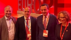 KURTI SA ŠIDEROM Fali samo Dragan Đilas da družina protiv Srbije bude kompletna (FOTO)