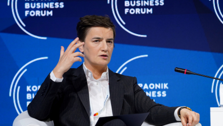 ANA BRNABIĆ PO USTAVU MOŽE NA ČELO SKUPŠTINE Stručnjak sa Instituta za uporedno pravo sve objasnio