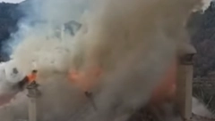 POŽAR NA SVETOJ GORI Vatrena stihija "progutala" deo manastira (VIDEO)