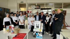 POMOĆ MLADIM KULINARSKIM TALENTIMA Uručena donacija Ekonomsko-trgovinskoj školi u Smederevu vredna 265 000 dinara