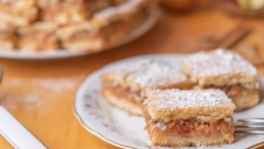 MANASTIRSKA PITA SA SUVIM GROŽĐEM: Savršena poslastica za sve koji poste! (RECEPT)