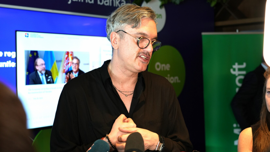 REVOLUCIJA U PRIVREDI BizChat zasnovan na veštačkoj inteligenciji