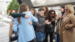 ZAGRLJAJEM SMO PODRŽALI PRVO JAVNO "NE" Milena Radulović uz Anđelu na suđenju sa Lečićem, poslala jaku poruku!