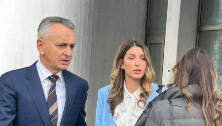ODLOŽENO SUĐENJE ANĐELE I LEČIĆA! Glumica napustila zgradu suda, oglasio se njen advokat i otkrio detalje