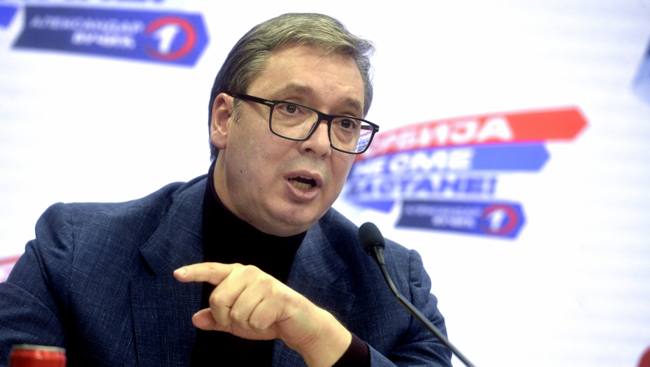 VUČIĆ SE UPRAVO OBRATIO VIDEO PORUKOM "Što ste nabijali tu bedu našem narodu na vrat?" (VIDEO)