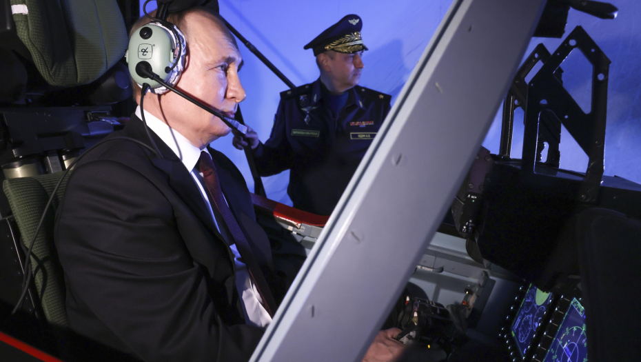 PUTIN BI UNIŠTIO NUKLEARKE BRITANIJE I FRANCUSKE U JEDNOM DANU AKO POČNE TREĆI SVETSKI RAT: Upozorenje iz Kremlja za celu Evropu!