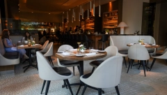 VLASNIK RESTORANA ŠOKIRAO ODLUKOM: Naplaćuje i sedenje na suncu, gosti bez teksta!