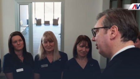 "VI STE STUB PORODICE I DRŽAVE" Predsednik Vučić čestitao ženama 8. mart (VIDEO)