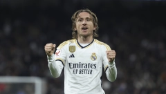 HRVAT SE ODLUČIO Luka Modrić potpisao, još neće u penziju