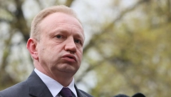 ĐILAS TRAŽI IZLAZNU STRATEGIJU Spasavaj šta se spasti može