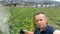 "DAMAMA DANAS ŽELIM DA PRONAĐU MENE" Ostavila ga verenica, pa na spektakularan način čestitao ženama OSMI MART