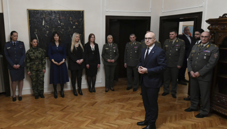 VUČEVIĆ ČESTITAO ŽENAMA 8. MART Prijem za pripadnice Ministarstva odbrane