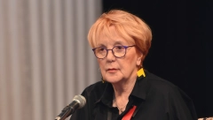 VEDRANA RUDAN IMA RAK S KOJIM SE ŽIVI TRI MESECA Ostala je bez dela jetre i još nekih organa, oglasila se posle operacije