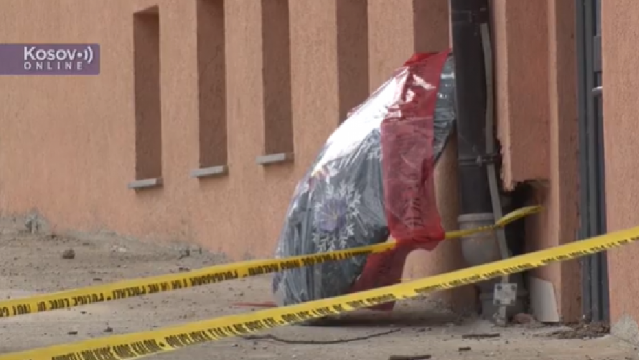 "ČULI SMO POJEDINAČNU, A ONDA I RAFALNU PALJBU" Albanac pucao na kuću Srbina kod Štrpca, ostavio i venac (VIDEO)