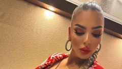 GOLA HRVATICA PODRŽALA ORLOVE Ogrnula se srpskom zastavom, fotografija izazvala delirijum, pljušte komentari