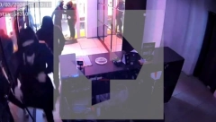 KAMERE SNIMILE AKCIJU Četiri lopova opljačkala prodavnicu elektronskih cigareta (VIDEO)