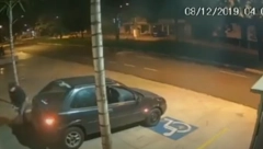 PROBALI DA UKRADU TV, PA SE IZBLAMIRALI Ovo su najgluplji lopovi na svetu (VIDEO)