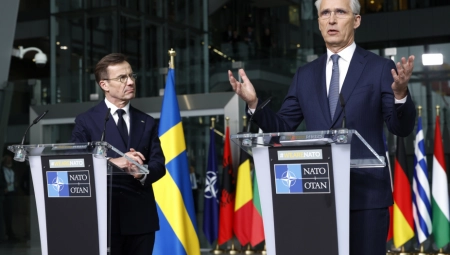 "NE VIDIM NIKAKVU PRETNJU" Stoltenberg: NATO ne planira povećanje broja članica sa nuklearnim oružjem (FOTO)