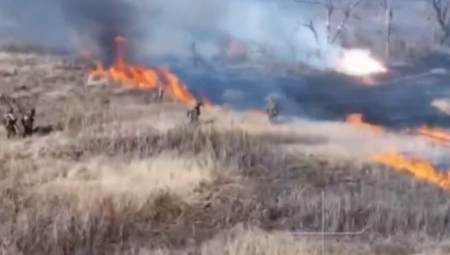 RUSI JURE KROZ VATRU Žestoko kod Avdejevke (VIDEO)