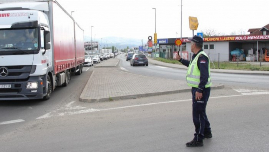 PIJAN KAO LETVA! Policija kod Subotice zaustavila vozača kamiona, "naduvao" 3,28 promila