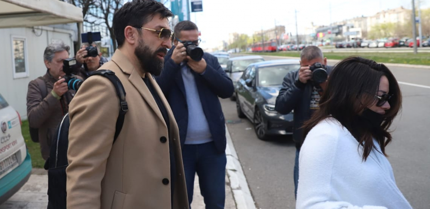 MINA I OGNJEN NE SKIDAJU OSMEH SA LICA! Voditelj izveo suprugu i sina, otkrili na koga liči Perun