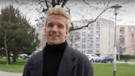 OVO JE DEVOJKA HRVATSKOG PREDSTAVNIKA NA EVROVIZIJI Krije je od očiju javnosti, a izgleda brutalno, otkriveno i čime se bavi