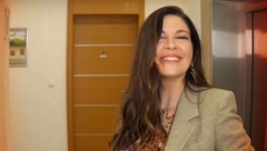 SANJA KUŽET POKAZALA TRUDNIČKI STOMAK Voditeljka ne krije sreću, a svi komentarišu njen izgled!