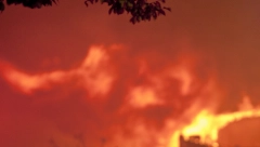 BUKTI POŽAR KOD ŠIBENIKA Od jutros u akciju gašenja uključeni i "kanaderi" (VIDEO)