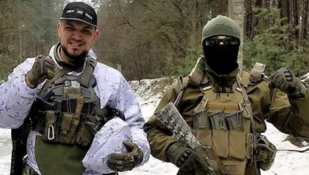 OVO JE "RUSKI HULIGAN" KOJI PREDVODI VOJSKU PROTIV PUTINA: "Ne volim fudbal, ali volim da se bijem"  (FOTO)