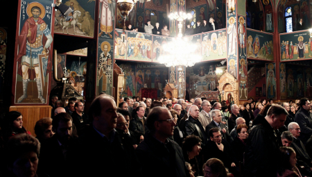 SRBI PAMTE STROG SAVET OCA PAJSIJA "Gledam ovu današnju decu, i vidim da od svoje kuće imaju mnogo štete..."