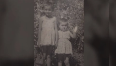 NA FOTOGRAFIJI JE POZNATA SRPSKA POLITIČARKA Evo o kome se radi (VIDEO)