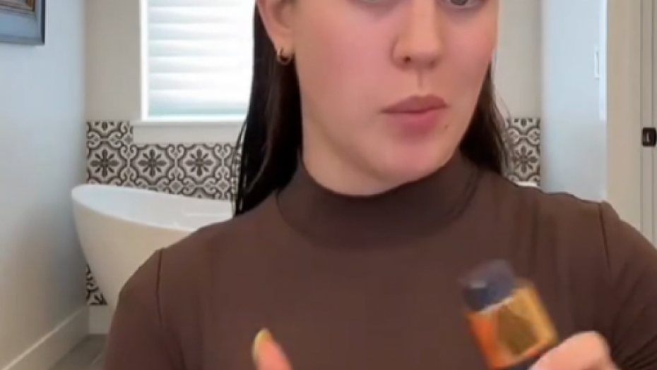 "ZAR ZBOG TOGA DA RASKINEMO?!" Ovu devojku ništa nije sprečilo da se uda za BRATA BLIZANCA (VIDEO)