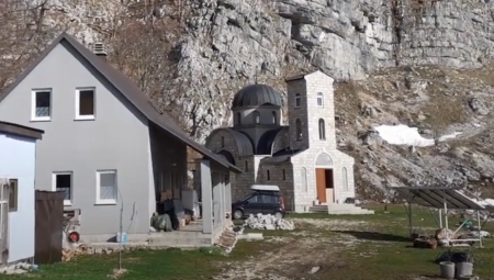 MANASTIR SOMINA OŠTEĆEN U ZEMLJOTRESU Na konaku su se pojavile PUKOTINE