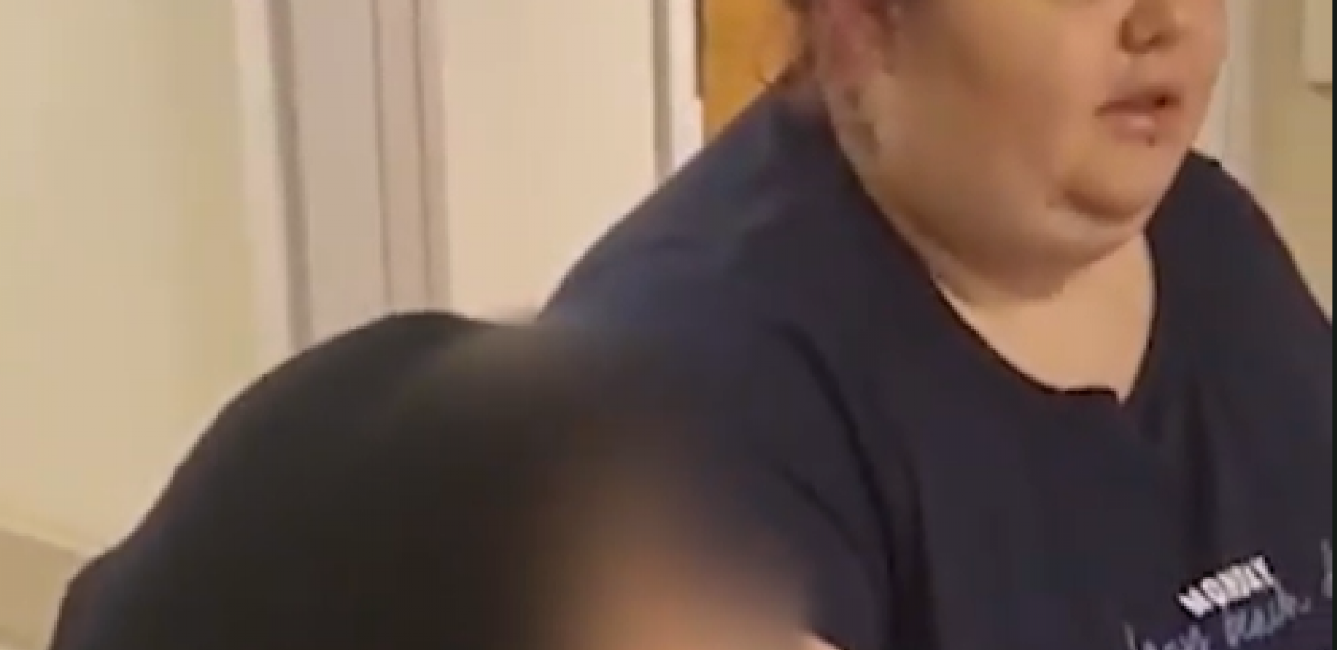 PRELETELA POLA SVETA DA PROMENI ŽIVOT IZ KORENA A onda je u čekaonici klinike upoznala njega!