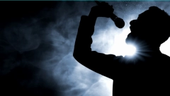 SKANDAL! POZNATI PEVAČ TRAŽIO VEZU OD KOLEGE Nudio mu ogroman novac, a svi ga dobro znaju!