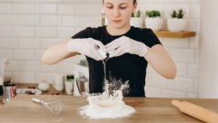 GREŠKE KADA PRAVITE PITU Zbog ovih 5 razloga vam kore pucaju