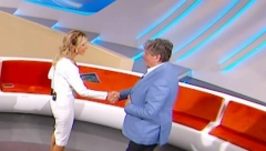 RADOŠ BAJIĆ IMAO NEZGODU U EMISIJI UŽIVO Urnebesan video postao viralan na mrežama, voditeljka zatečena!