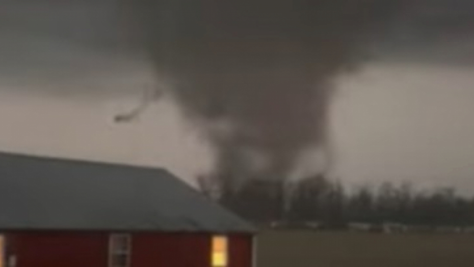 IMA MRTVIH NAKON KATAKLIZME U AMERICI Tornado sravnio kuće sa zemljom, povređenima se ne zna broja (VIDEO)