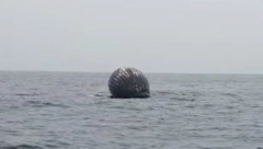 RIBARI NALETELI NA HOROR UNUTAR ARKTIČKOG KRUGA Približili se da vide šta pluta, a onda su počeli da panično beže (VIDEO)