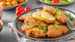 NAPRAVITE SAVRŠENE BEČKE ŠNICLE Kuvar savetuje na čemu treba da se prže i šta staviti u poh da budu sočne