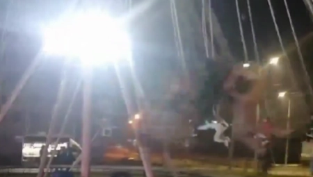 DELIĆ SEKUNDE JE DELIO OD VELIKE TRAGEDIJE Oglasio se vlasnik luna-parka u Lazarevcu, ringišpil pun dece počeo da se ruši iz ovog razloga