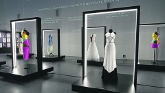 DIOR NAPRAVIO HALJINE PO ANGELININIM CRTEŽIMA Osnovana fondacija u znak sećanja na stradalu devojčicu!