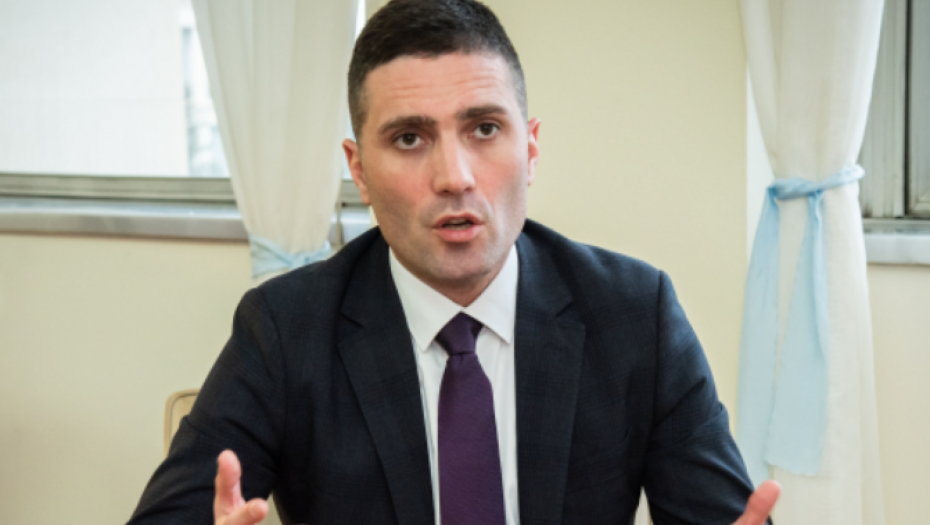 TERZIĆ BRUTALNO ODGOVORIO MANOJLOVIĆU Savo lopov Rokfeler je kmet stranih ambasada (FOTO)