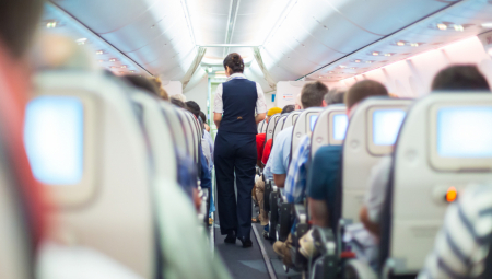 STJUARDESA SAKRILA KILOGRAM ZLATA U....Policija dobila dojavu, uhapŠena zbog šverca! (VIDEO)