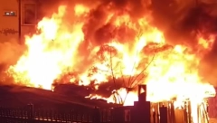 VATRA GUTA SVE PRED SOBOM Gore garaže u centru grada (VIDEO)