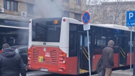 PREMINULA ŽENA (69) KOJU JE UDARIO TOČAK AUTOBUSA Uprkos naporima lekara, nesrećna starica podlegla povredama