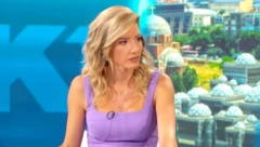 JOVANU JOKSIMOVIĆ MUŠKARAC DODIRIVAO U EMISIJI UŽIVO Haos pred kamerama, voditeljka šokirala: Jao, ja sam gola voda