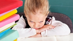 "NEĆU DA IDEM U ŠKOLU!" Evo šta treba da uradite kada se kod deteta javi strah i kako mu pomoći da prevaziđe