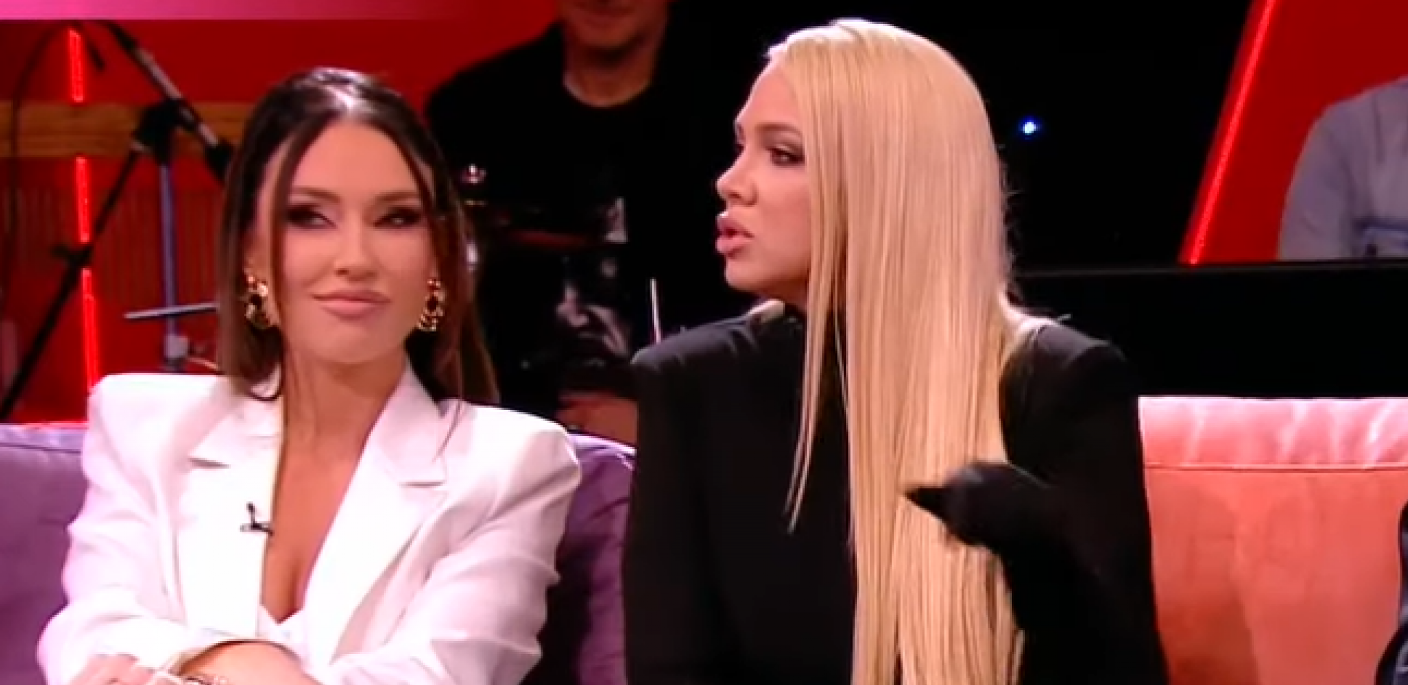 KATARINA ŽIVKOVIĆ I MILICA TODOROVIĆ PRIJAVLJENE ZA ZA POKUŠAJ UBISTVA! Pevačice živele zajedno, a komšije zbog njih zvale policiju